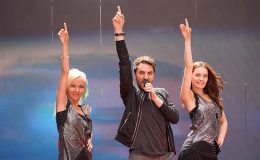 Faruk K, sokakta konser verdi