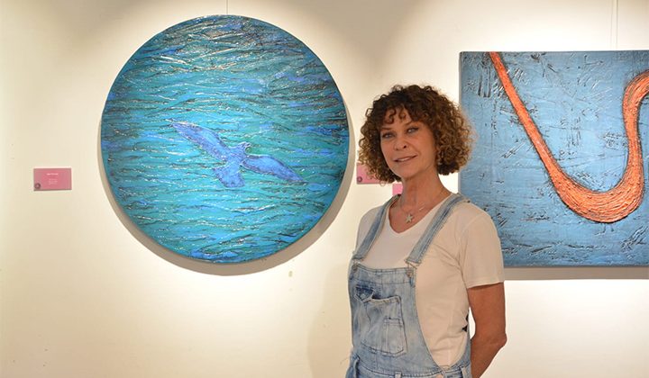 İpek Tenolcay’dan tuvale yansıyan yeni bir sahne: “BLOOM” sergisinde sanatseverlerle buluştu
