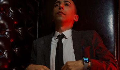 Güney Güneyan’dan Çağın Nabzını Tutan Eser: “Prekarya: Özgür Köleler” Üçüncü Baskıda