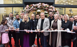 Ünlü isimler açılışta buluştu!