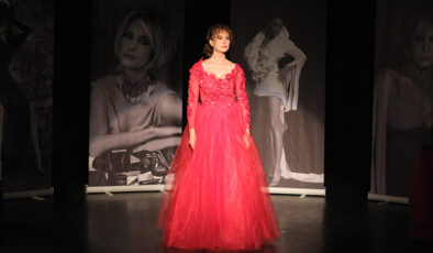 İpek Tenolcay’dan Yeni Tek Kişilik Oyun: Serendipçe