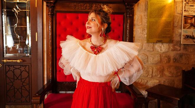 Egzotik derilerle şekillenen güçlü bir tasarım imzası…