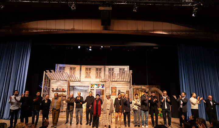 “Konken Partisi” oyununun galasına ünlü isimlerden ve tiyatroseverlerden yoğun ilgi