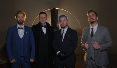 Türk Rock & Metal sahnesine iddialı bir giriş yapan Fake Majesty, ilk teklisi “Ease the Pain” ile dinleyicilerle buluştu.