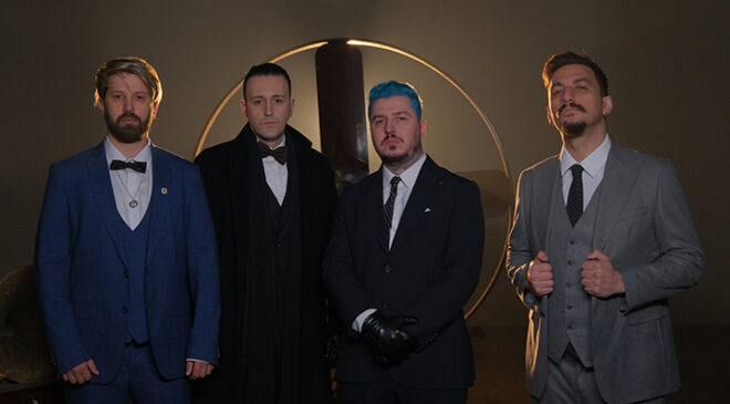 Türk Rock & Metal sahnesine iddialı bir giriş yapan Fake Majesty, ilk teklisi “Ease the Pain” ile dinleyicilerle buluştu.