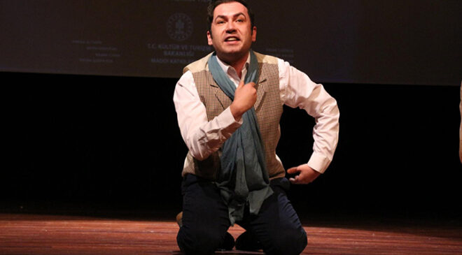 Genç Oyuncu Halis Murat Canaz Sahnedeki Başarılı Performansıyla Dikkat Çekiyor