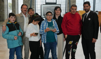 “Sessizliğin İzleri”: Orkun Ölmez’den Otizm Farkındalığı İçin Anlamlı Sergi